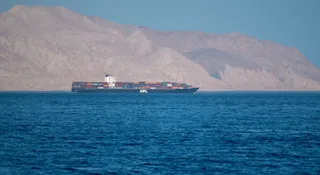 Nie tylko ropa i gaz. W Zatoce Perskiej utknęło więcej surowców