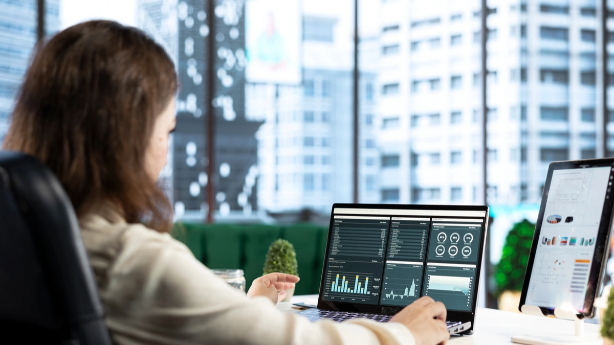 Koniec złudzeń o łatwej pracy w IT. Poprzeczka poszła w górę