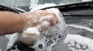 Myjesz auto na posesji? Grozi ci słony mandat