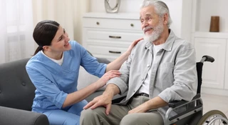 Krzepki jak senior z Irlandii. Polacy 65+ głównie marudzą