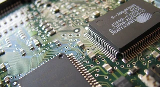 Zyski wystrzeliły, akcje spadły. Boom na AI to już za mało