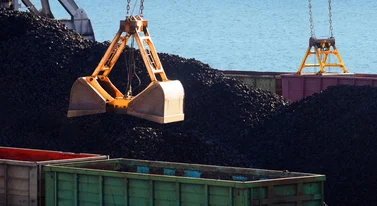 Matematyka nie kłamie. Coraz mniej górników wydobywa coraz mniej węgla