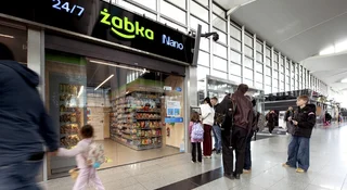 Koniec kolejek przed wylotem. Ten sklep zmienia zasady zakupów