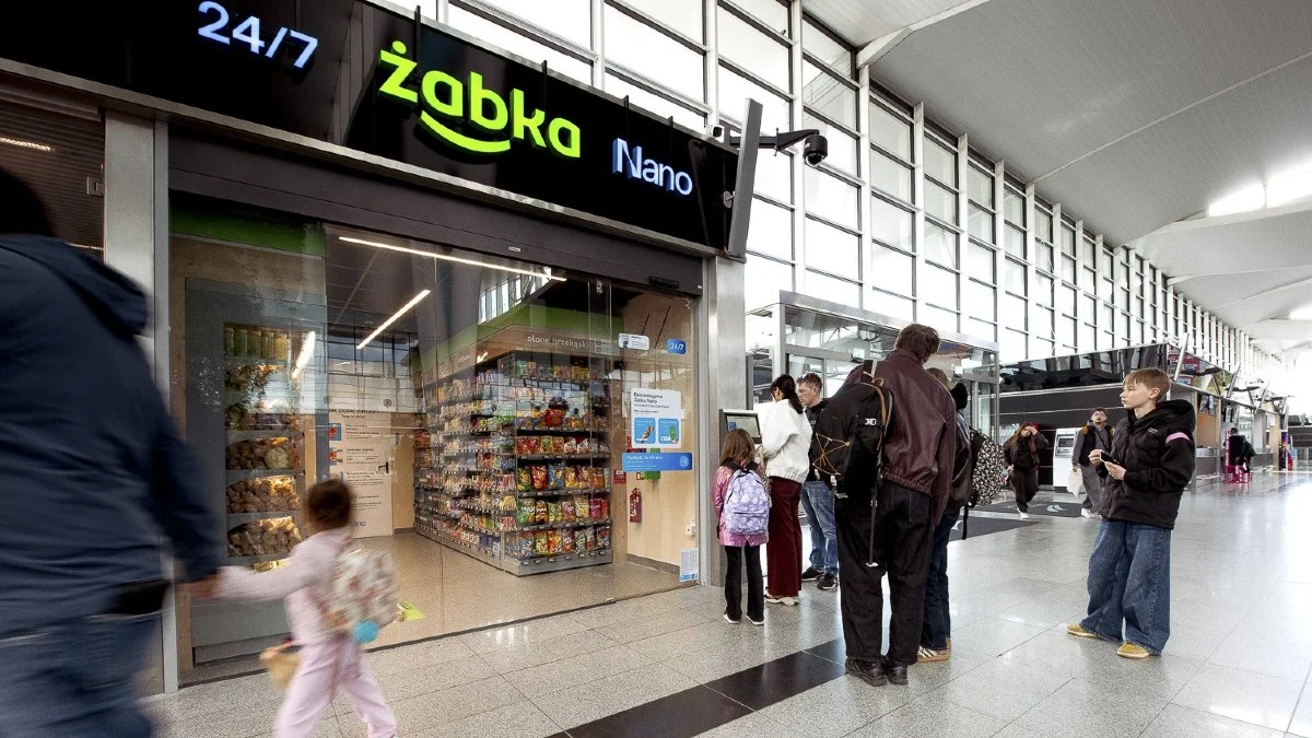 Koniec kolejek przed wylotem. Ten sklep zmienia zasady zakupów
