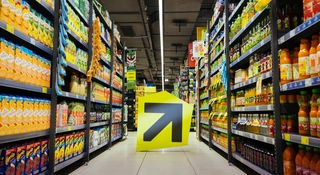 Jeden skan półki i tysiące danych. AI wkracza do sklepów