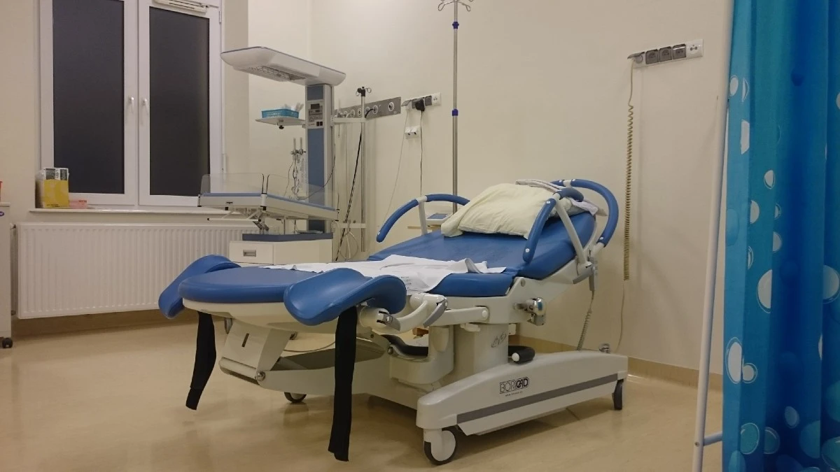 Pielęgniarka będzie jak lekarz. Rząd zmienia zasady, szykują się protesty
