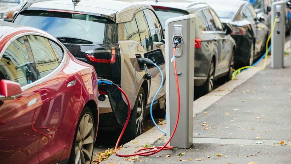 Klienci rzucili się na samochody elektryczne. Tak wygląda reakcja na kryzys naftowy