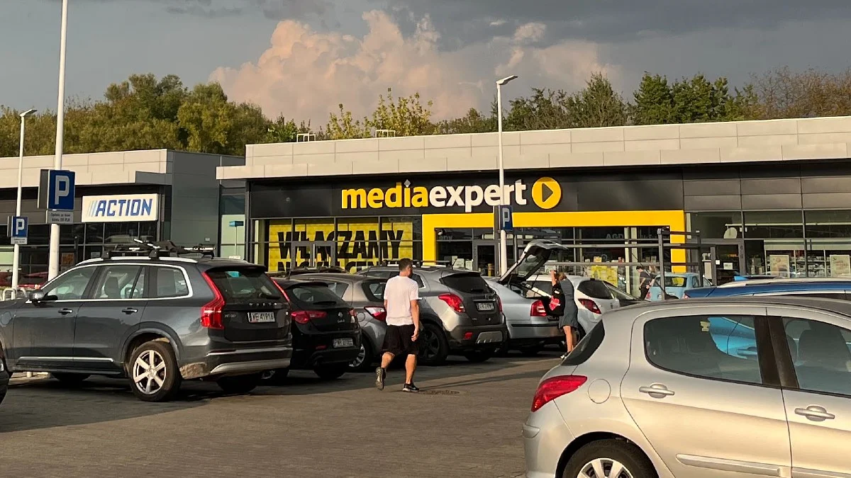Media Expert wchodzi w turystykę. Kupisz suszarkę i lot na Kanary