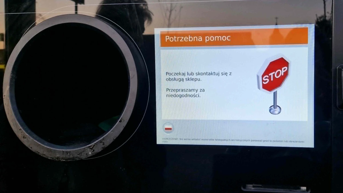 Butelkomaty z wieczną awarią. Biedronko, wróć do pudeł