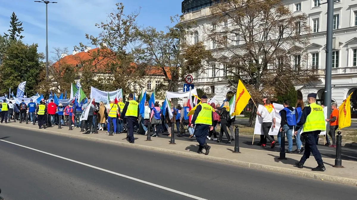 Nauczyciele niezadowoleni z podwyżek. ZNP ostrzega rząd przed strajkiem