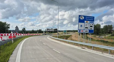 Tak się będziemy wozić na Białoruś. Normalnie luksus na drodze