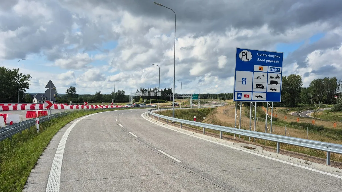 Tak się będziemy wozić na Białoruś. Normalnie luksus na drodze