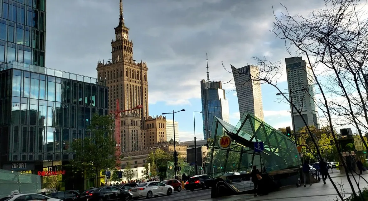 Image for Miało być dobrze, jest jeszcze lepiej. Polska gospodarka europejskim prymusem