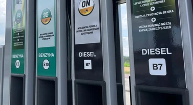 Wujek dziwi się, że diesel jest droższy od benzyny. To nie jest spisek, który podejrzewa