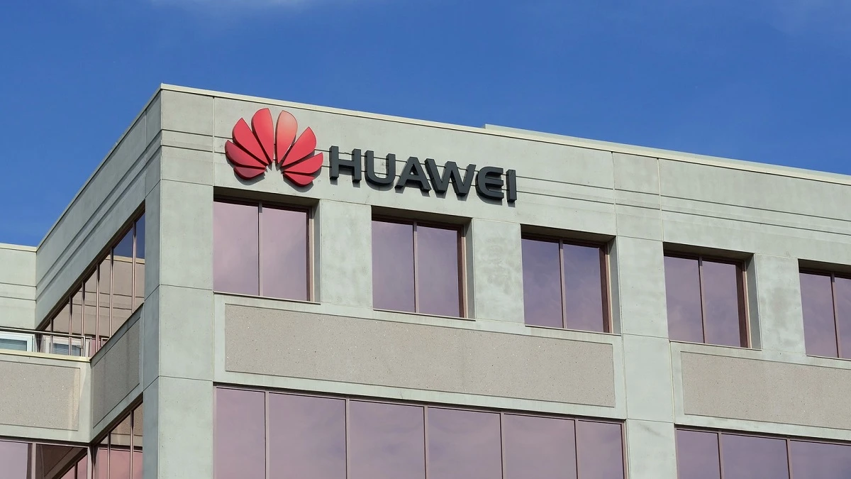 Zysk spada, ale firma nie zwalnia tempa. Huawei odzyskał palmę pierwszeństwa w Chinach