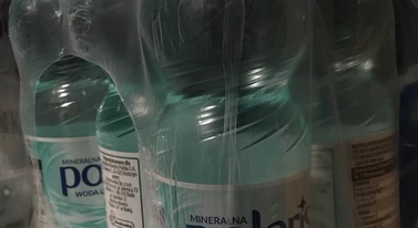 Woda w butelkach musi być tańsza. „To kwestia bezpieczeństwa”